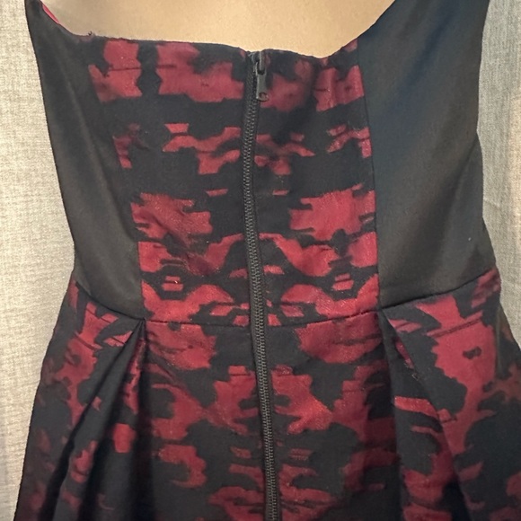 Milly-Red and Black Gown - Picture 4 of 4